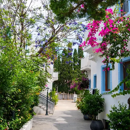 Manuela Boutique Hotell 3*