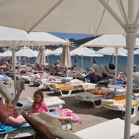 Manuela Boutique Bitez