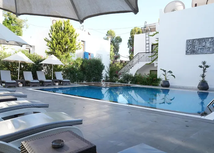 Manuela Boutique 3*