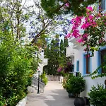 Manuela Boutique Отель 3*