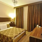 Manuela Boutique 3* Битез