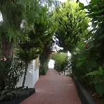 Manuela Boutique 3* Битез