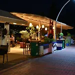 Manuela Boutique Отель Битез