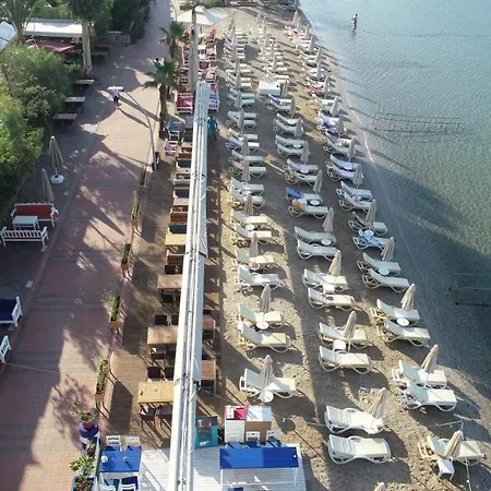 Manuela Boutique 3*