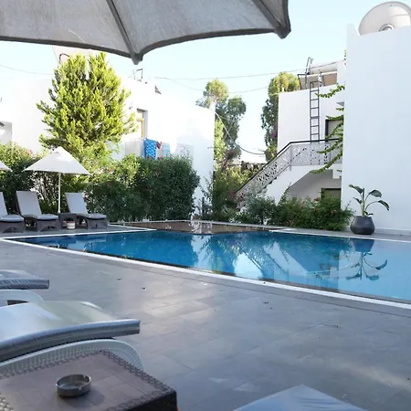 Manuela Boutique 3*