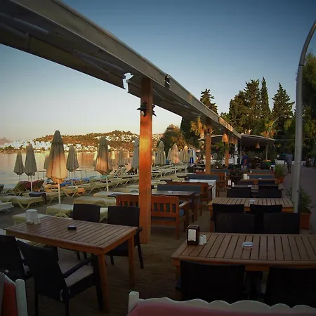 Manuela Boutique 3* Bitez