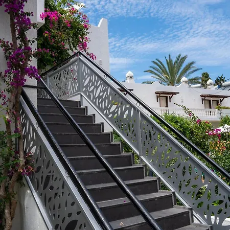 Manuela Boutique Битез