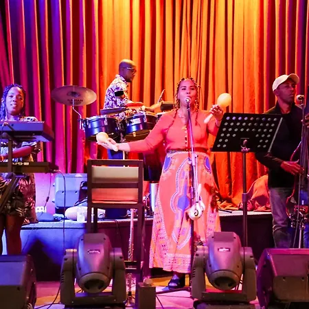 Manuela Boutique 3* Битез