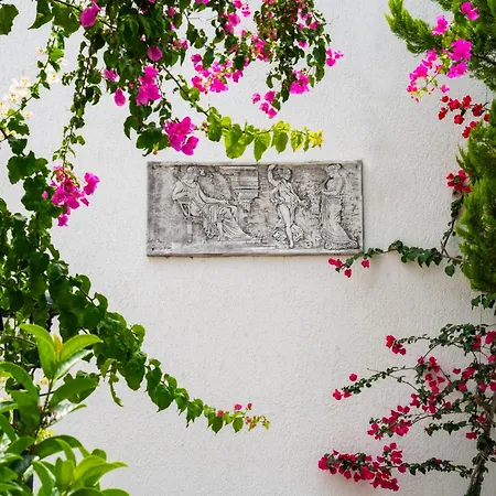 Manuela Boutique Битез