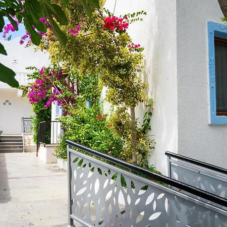 Ξενοδοχείο Manuela Boutique 3*