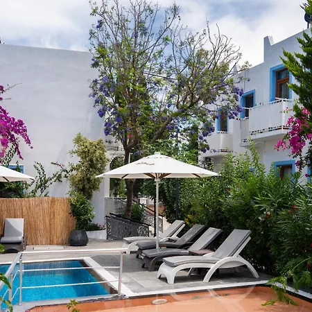 Otel Manuela Boutique 3*
