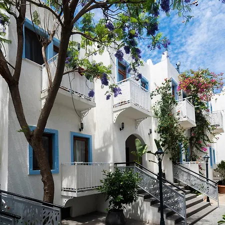 Manuela Boutique Битез