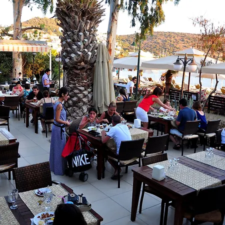 Manuela Boutique 3* Битез