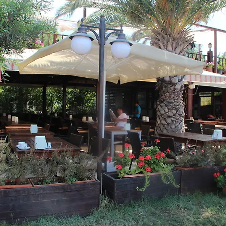 Manuela Boutique Отель Битез