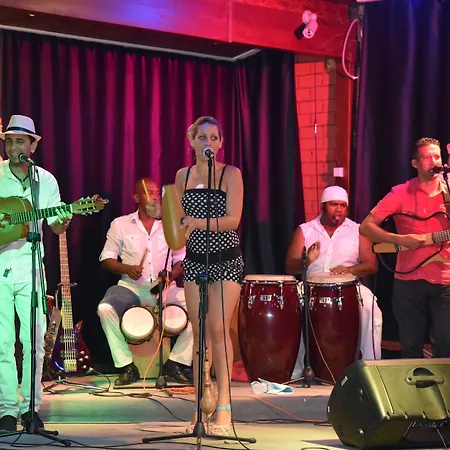 Manuela Boutique Битез