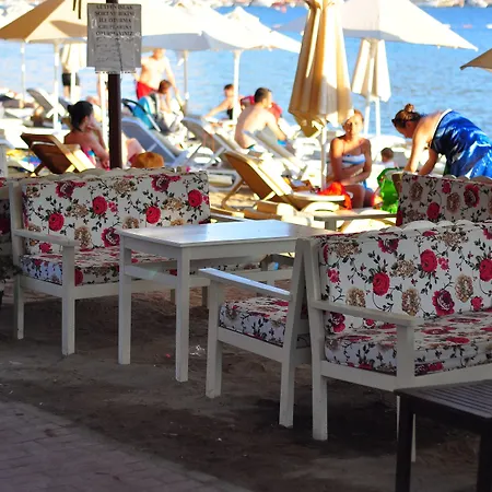 Ξενοδοχείο Manuela Boutique 3*