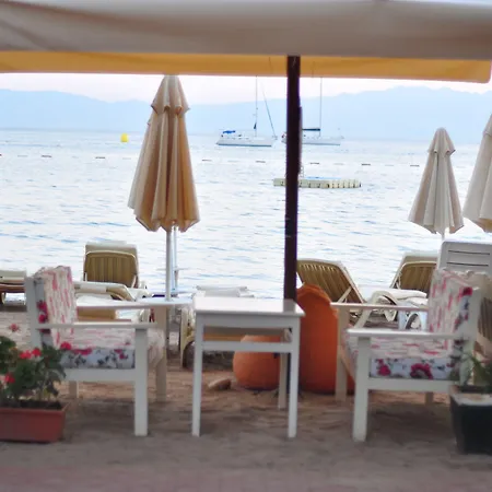 Manuela Boutique Hotel 3*