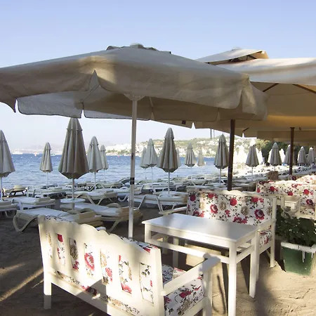 Manuela Boutique 3* Bitez