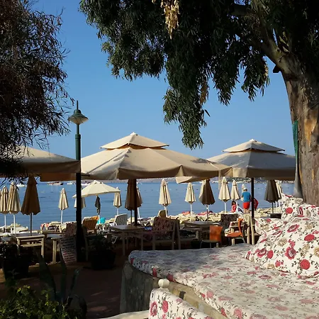 Manuela Boutique 3*